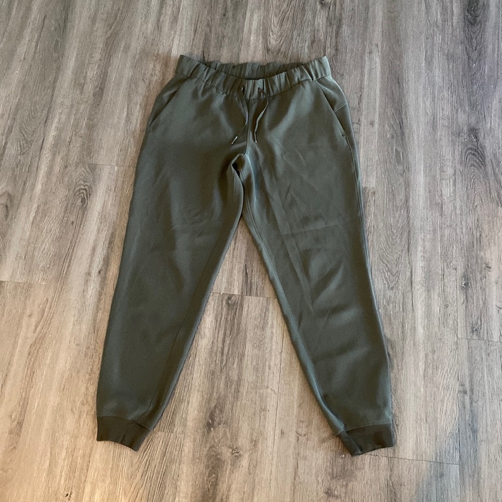 green lulu joggers